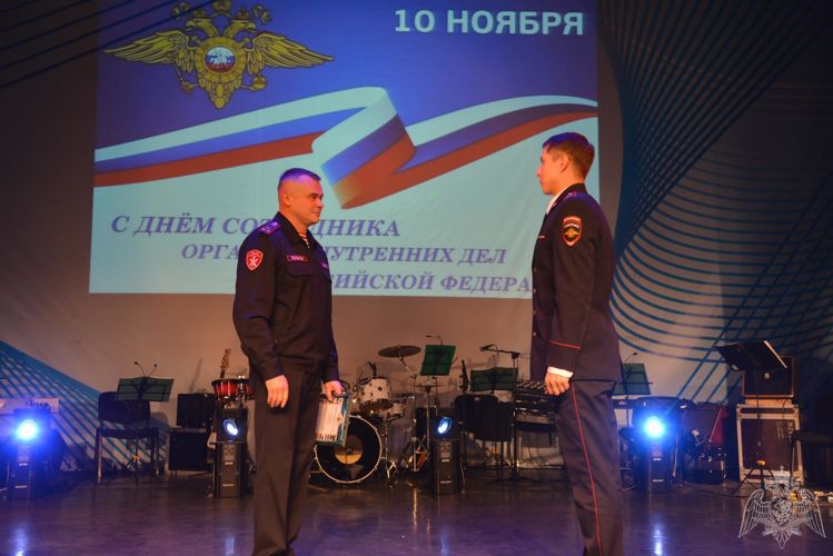 Камчатские росгвардейцы поздравили коллег с профессиональным праздником
