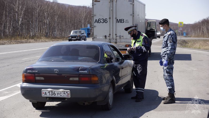 На Камчатке росгвардейцы участвуют в мероприятиях по контролю за соблюдением ограничительных мер
