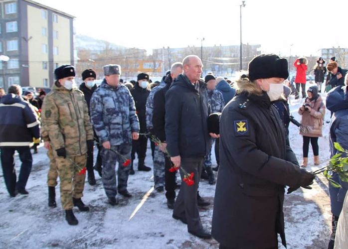 Сотрудники и военнослужащие Управления Росгвардии по Камчатскому краю приняли участие в митинге, посвященном памяти воинов-интернационалистов