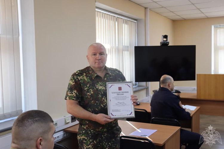 Сотрудникам Управления Росгвардии вручили Благодарственные письма от заместителя Председателя Правительства России Юрия Трутнева 