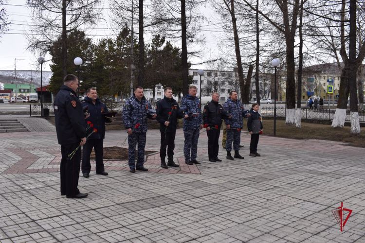 На Камчатке росгвардейцы присоединились к Всероссийскому автопробегу Росгвардии «Вахта памяти. Сыны Великой Победы»