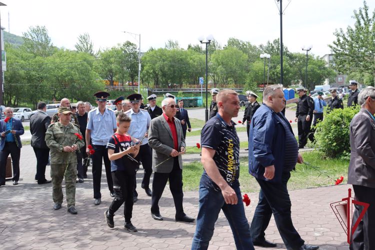 На Камчатке росгвардейцы приняли участие в торжественном митинге, посвященном Дню ветеранов боевых действий