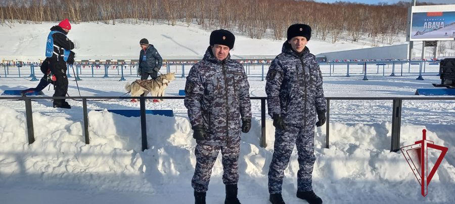 На Камчатке росгвардейцы приняли участие в обеспечении общественного порядка и общественной безопасности в период проведения зимних спортивных мероприятий