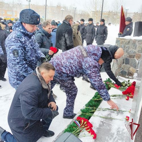 На Камчатке росгвардейцы почтили память воинов-интернационалистов
