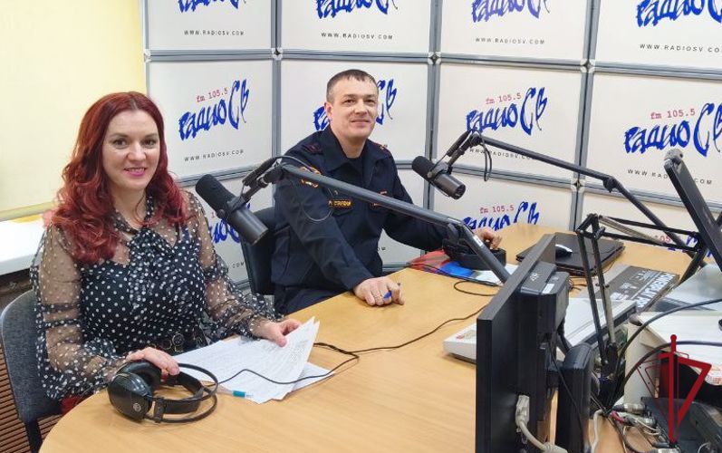 На Камчатке офицер Росгвардии в прямом эфире рассказал об основах законодательства Российской Федерации в области оборота оружия