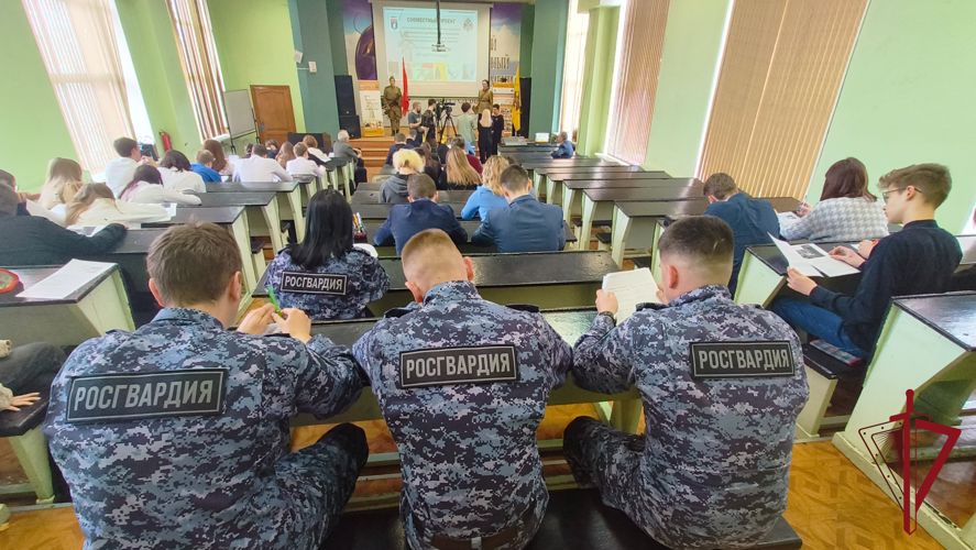 На Камчатке росгвардейцы приняли участие в V народной олимпиаде «Ни шагу назад!»