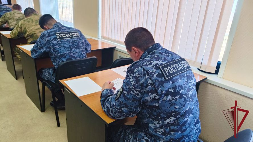 На Камчатке росгвардейцы приняли участие в международной патриотической акции «Диктант Победы-2023»