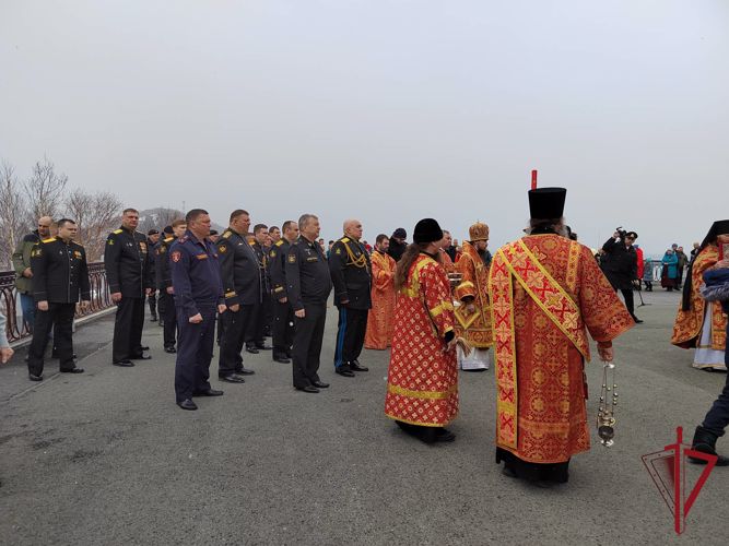 На Камчатке росгвардейцы приняли участие в богослужении в праздник великомученика Георгия Победоносца