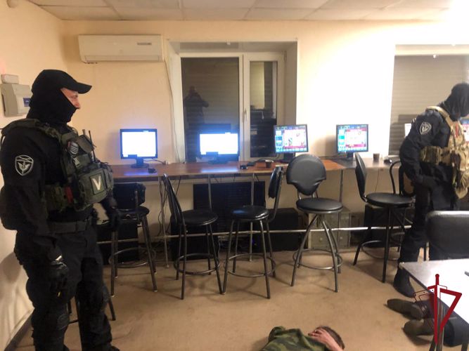 При содействии сотрудников ОМОН «Гейзер» задержаны подозреваемые в организации нелегального игорного бизнеса на Камчатке