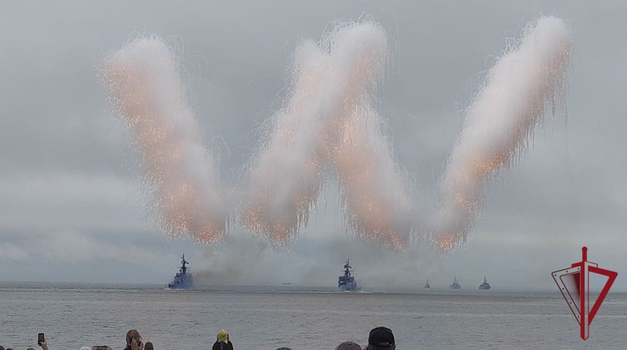 На Камчатке росгвардейцы обеспечивали безопасность граждан в период празднования Дня Военно-Морского флота России