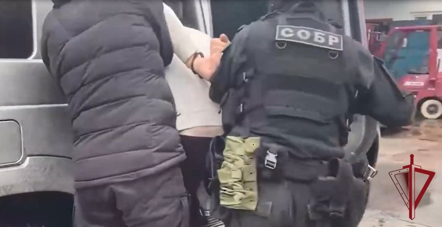 На Камчатке при содействии сотрудников СОБР «Вулкан» задержаны подозреваемые в серии мошенничеств
