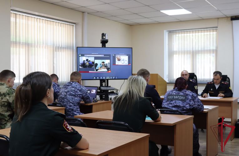 В Управлении Росгвардии по Камчатскому краю состоялась встреча личного состава с представителем военной прокуратуры