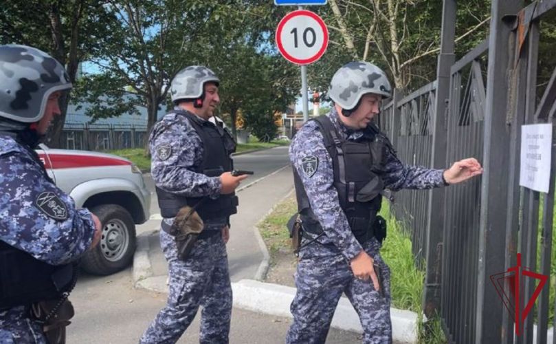 На Камчатке росгвардейцы приняли участие во всероссийских единых учениях в образовательных организациях