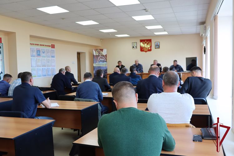 На Камчатке росгвардейцы провели совещание с представителями объектов ТЭК