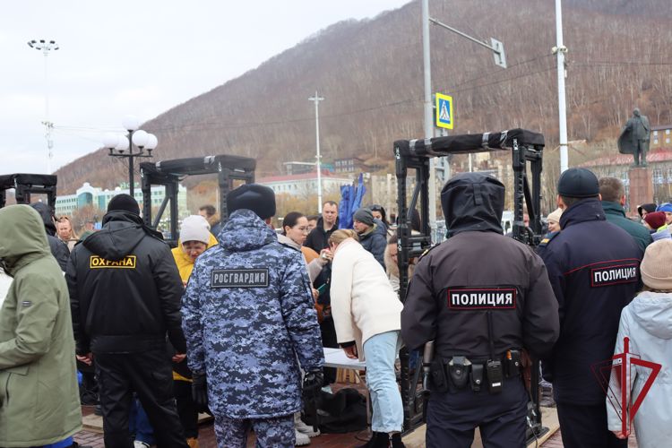 На Камчатке росгвардейцы обеспечивают безопасность празднования Дня народного единства