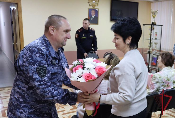 На Камчатке в преддверии Дня Матери росгвардейцы встретились с родными погибших боевых товарищей