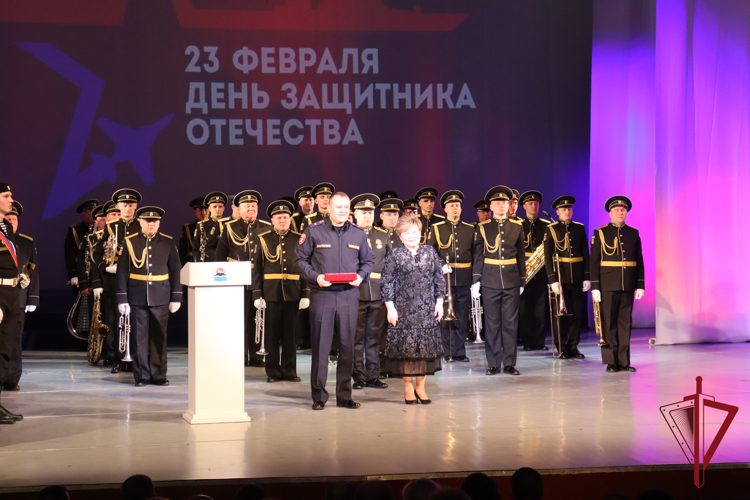 На Камчатке росгвардейцев наградили в преддверии Дня защитника Отечества 