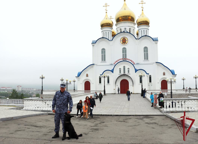 На Камчатке росгвардейцы обеспечили безопасность празднования Дня семьи, любви и верности