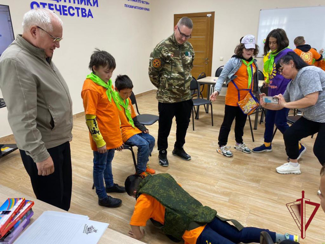 На Камчатке продолжается акция «Каникулы с Росгвардией»