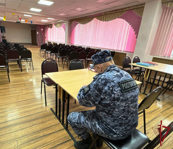 На Камчатке Росгвардия проверяет образовательные учреждения