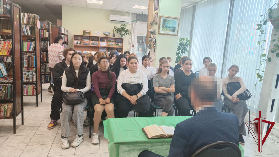 Росгвардейцы встретились со студентами Камчатского медколледжа 