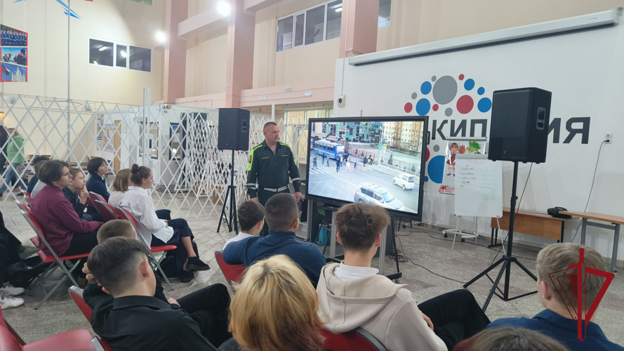 Военнослужащие Росгвардии провели профилактическое мероприятие для камчатских школьников
