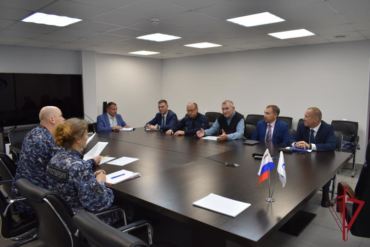 Росгвардия провела круглый стол по вопросу защищенности объектов ТЭК на Камчатке