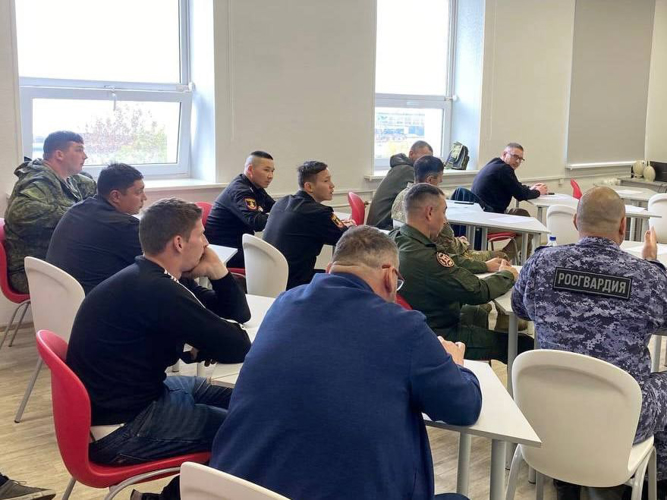 На Камчатке росгвардейцы обсудили патриотическое воспитание школьников