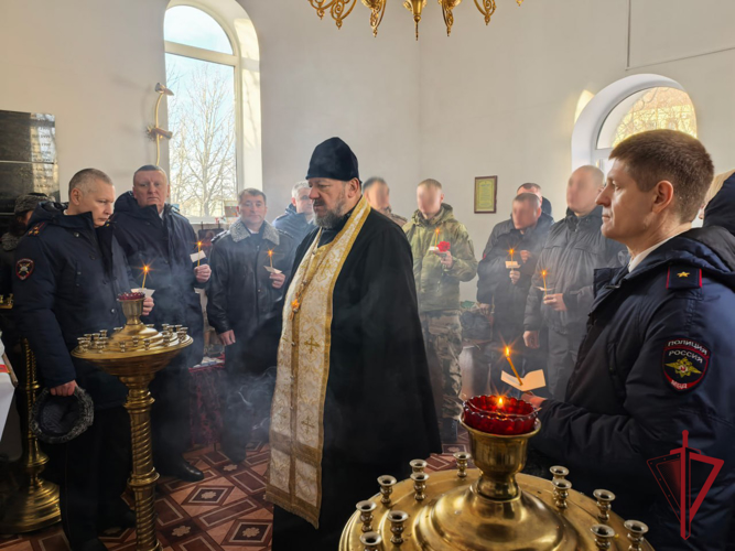 Росгвардейцы на Камчатке почтили память коллег, погибших при выполнении служебного долга
