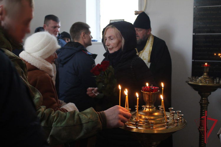 Росгвардейцы на Камчатке почтили память коллег, погибших при выполнении служебного долга