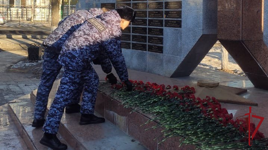 На Камчатке Росгвардия присоединилась к празднованию 82-й годовщины победы в Сталинградской битве