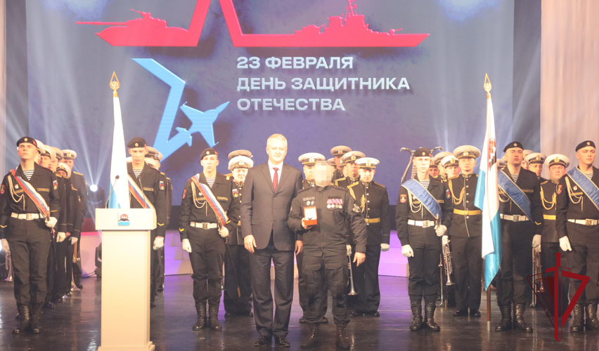 На Камчатке росгвардейцев наградили в преддверии Дня защитника Отечества 