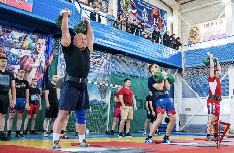 Офицер Росгвардии стал победителем соревнований по гиревому спорту на Камчатке