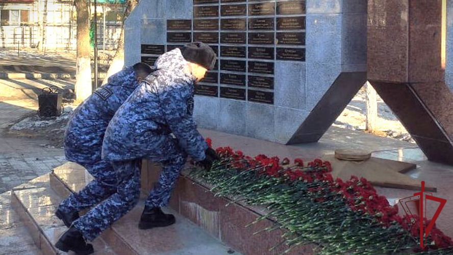 На Камчатке Росгвардия присоединилась к празднованию 82-й годовщины победы в Сталинградской битве