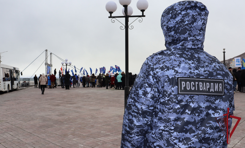На Камчатке росгвардейцы обеспечили безопасность концерта в честь 11-й годовщины возвращения Крыма и Севастополя