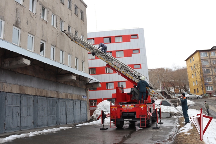 На Камчатке прошли совместные пожарно-тактические занятия Росгвардии и МЧС