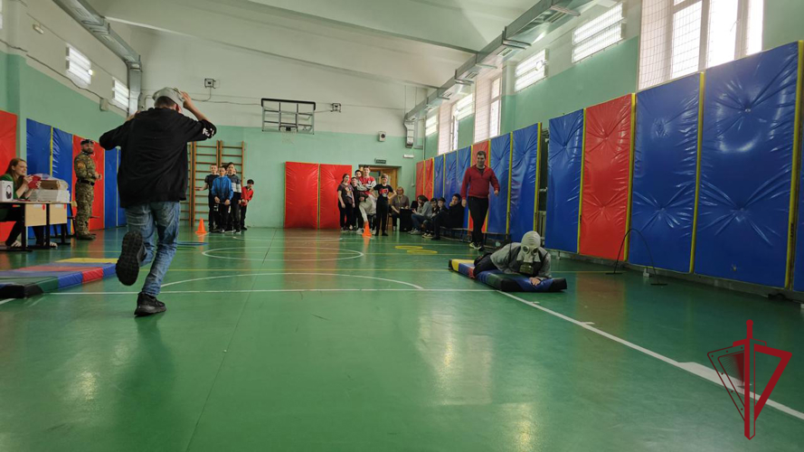 На Камчатке офицер Росгвардии провел спортивное мероприятие для воспитанников интерната