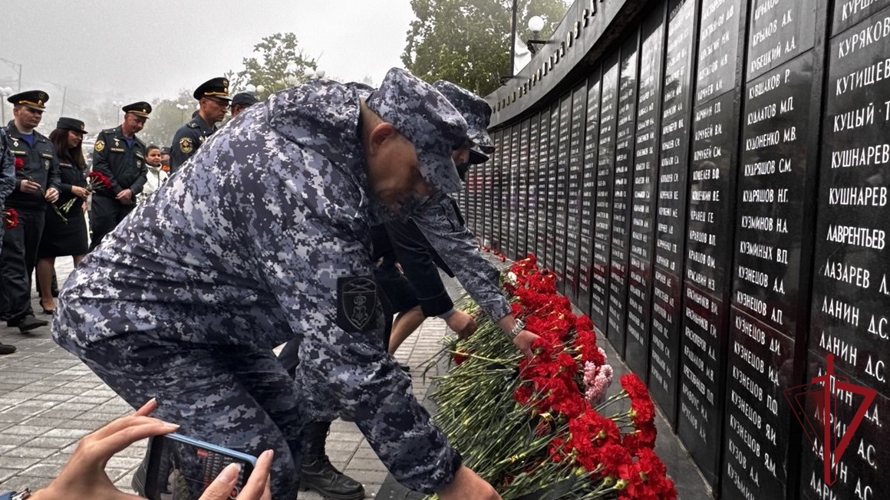 На Камчатке росгвардейцы почтили память погибших в Великой Отечественной войне
