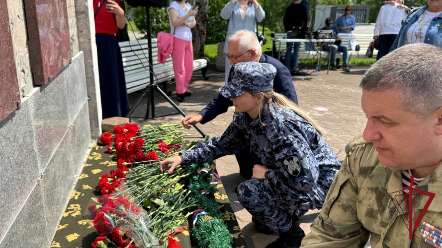 На Камчатке росгвардейцы отдали дань памяти ветеранам боевых действий