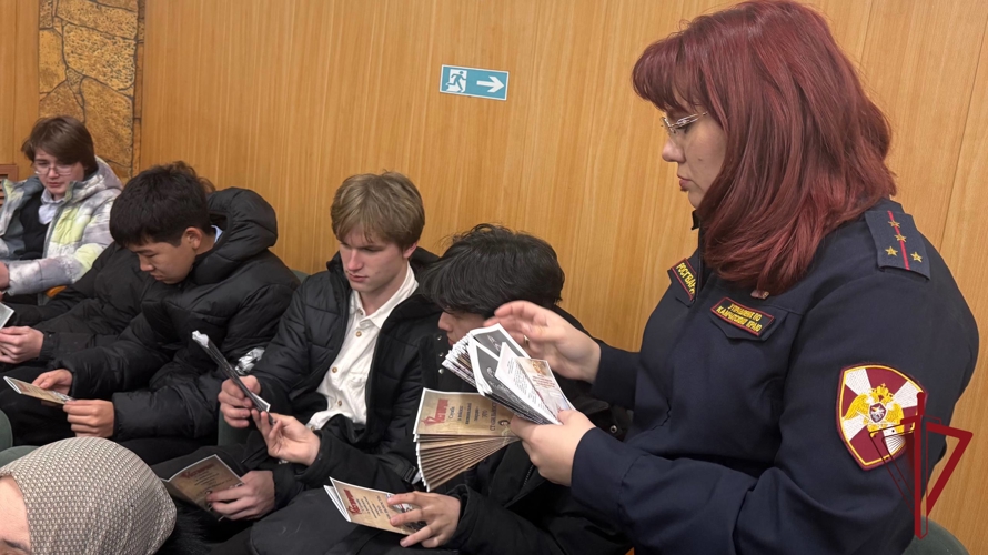 На Камчатке будущие защитники Отечества узнали о службе в Росгвардии