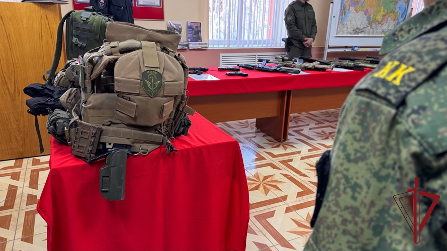 Росгвардия открыла двери для камчатских школьников