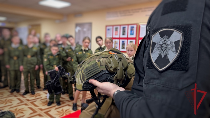 Росгвардия открыла двери для камчатских школьников