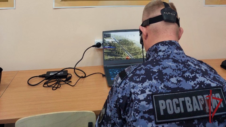 В Петропавловске-Камчатском росгвардейцы провели профориентационную встречу с курсантами