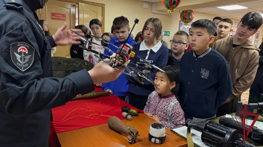 Новогодние каникулы на Камчатке: юные гости из семей участников СВО в гостях у Росгвардии