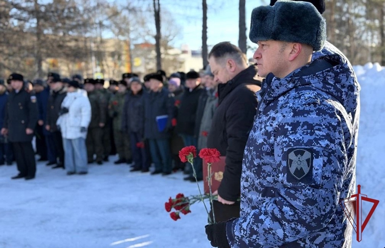 На Камчатке росгвардейцы почтили память воинов-интернационалистов