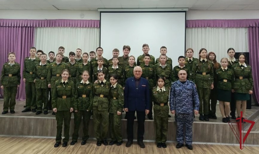 Камчатские школьники узнали о службе в Росгвардии