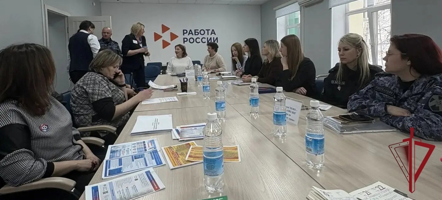 На Камчатке Росгвардия приняла участие в ярмарке вакансий для участников СВО