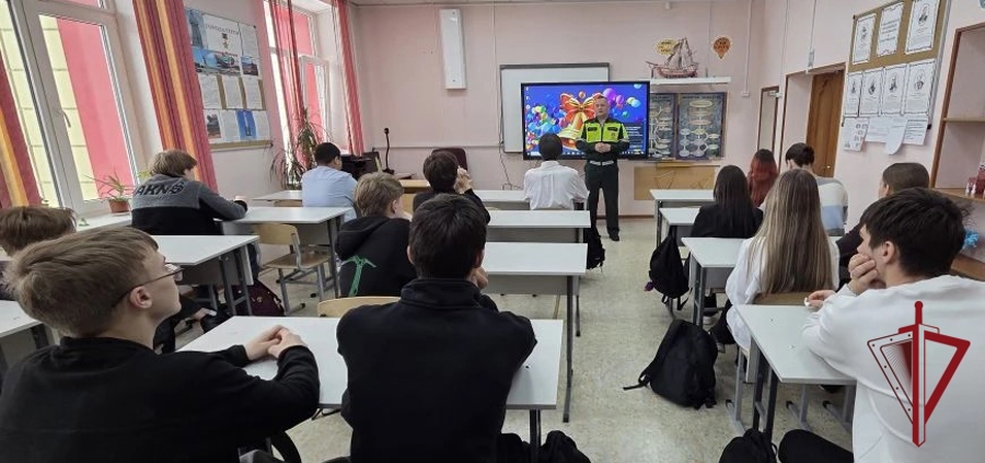 Безопасность на дорогах – в приоритете: Росгвардия провела урок для камчатских школьников