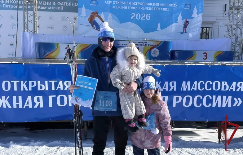 На Камчатке росгвардейцы приняли участие в «Лыжне России-2026»
