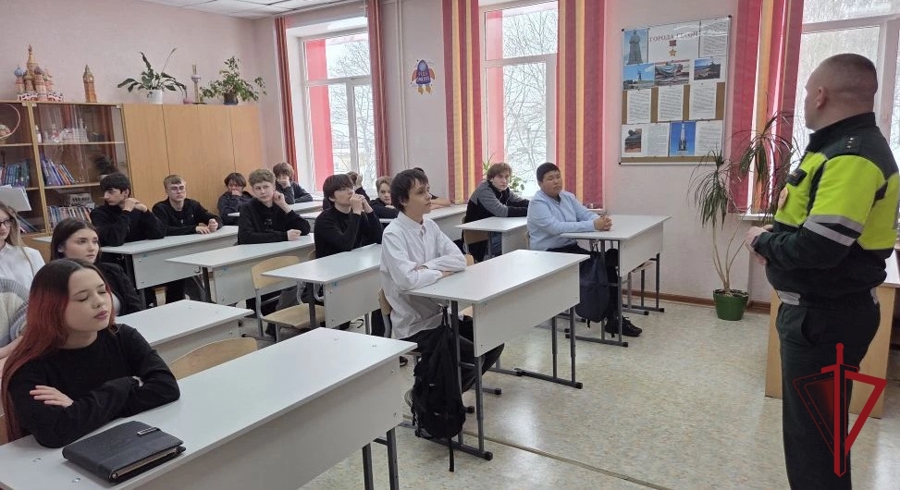 Безопасность на дорогах – в приоритете: Росгвардия провела урок для камчатских школьников